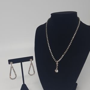 Vintage Costume Jewelry Necklace and Earrings.